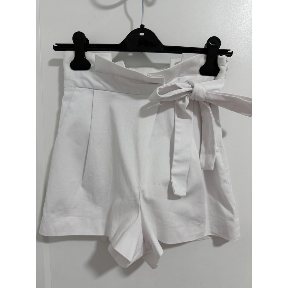 ZARA White Paperbag Waist Tie Front Shorts Pleated Casual Size‎ XS